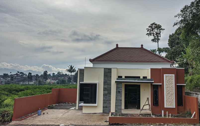 rumah jl raya karangpawitan