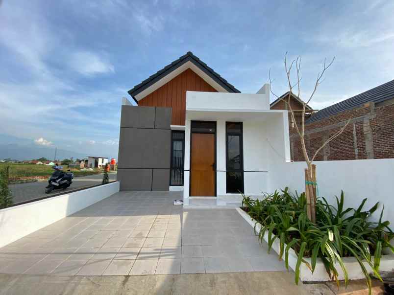 rumah jl sukahaji cimekar