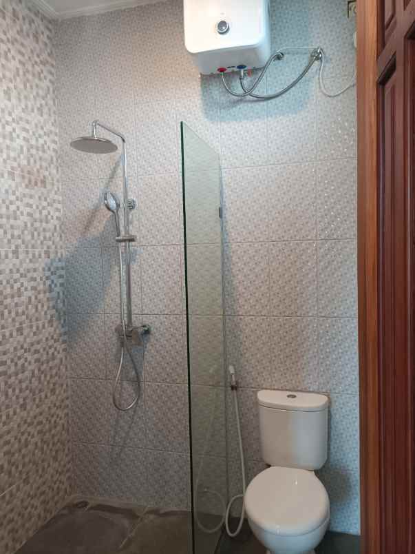 rumah kost seperti baru di penamparan gatsu barat
