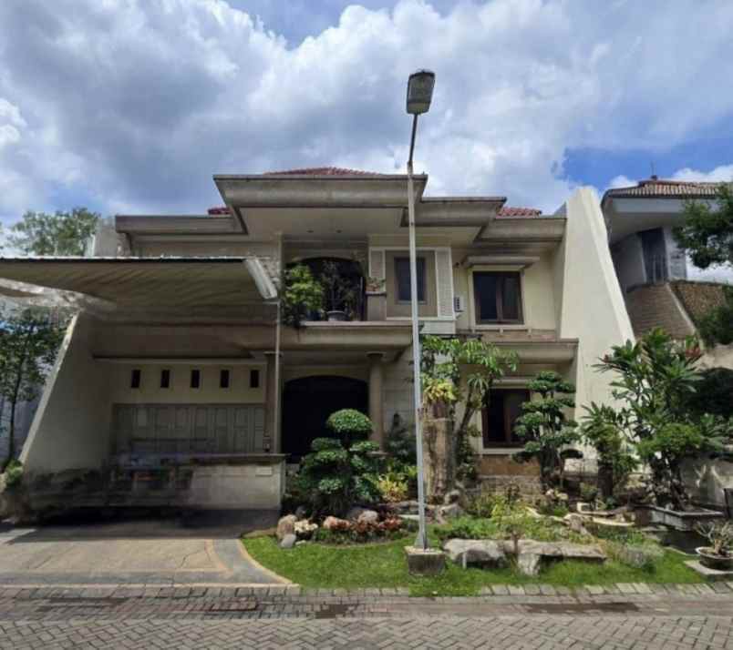 rumah laguna regency pakuwon city
