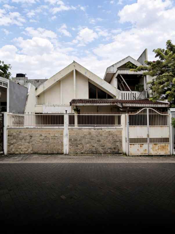 rumah manyar kertoadi strategis