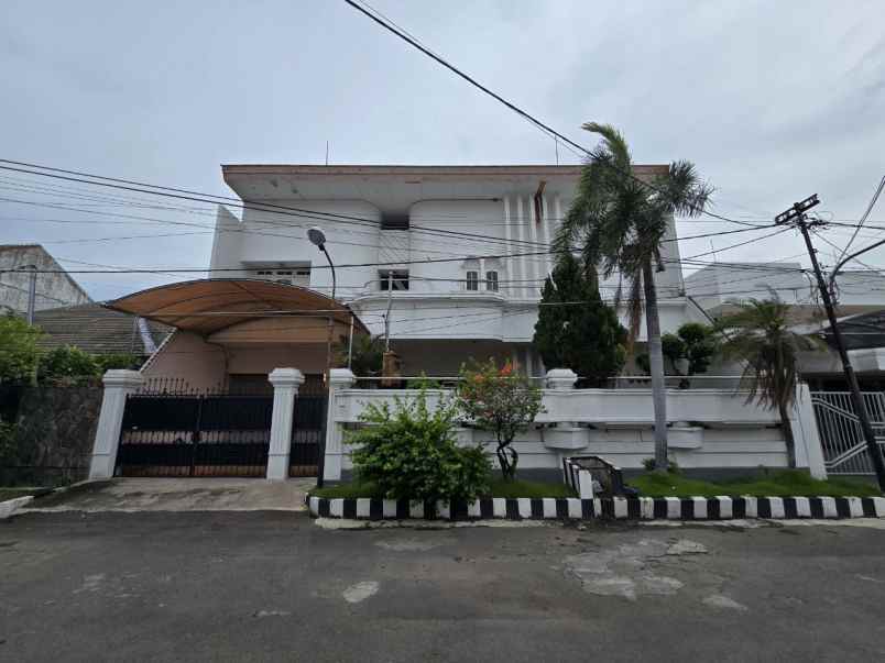 rumah manyar kertoarjo strategis sangat terawat