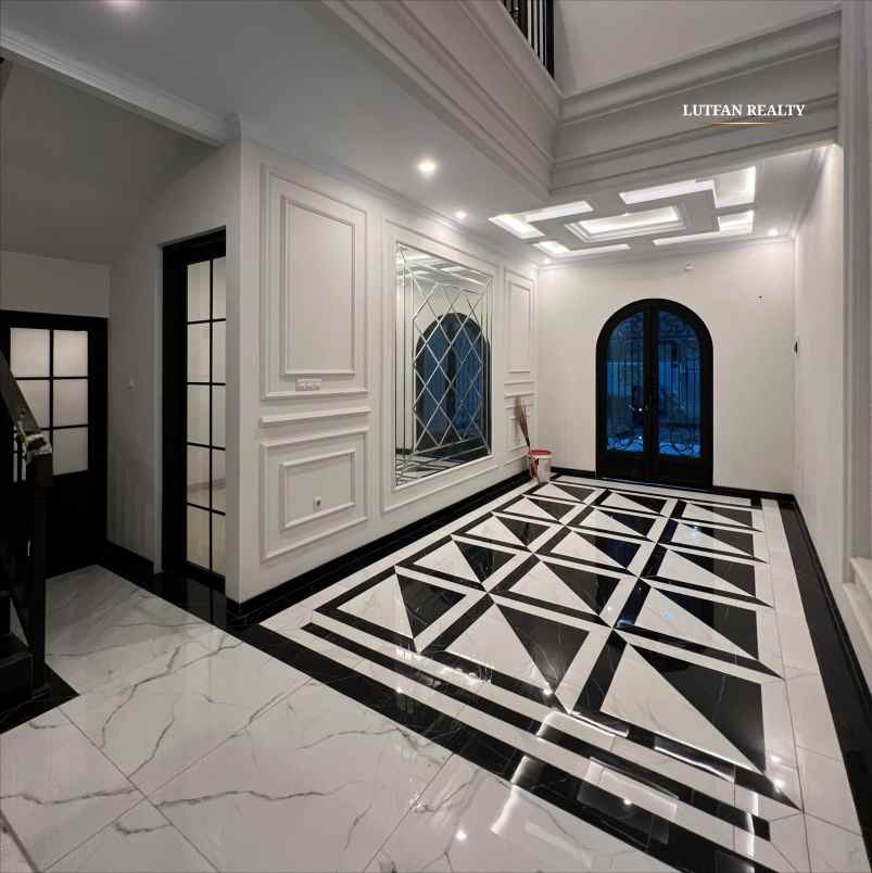 rumah mediterania classic dalam komplek