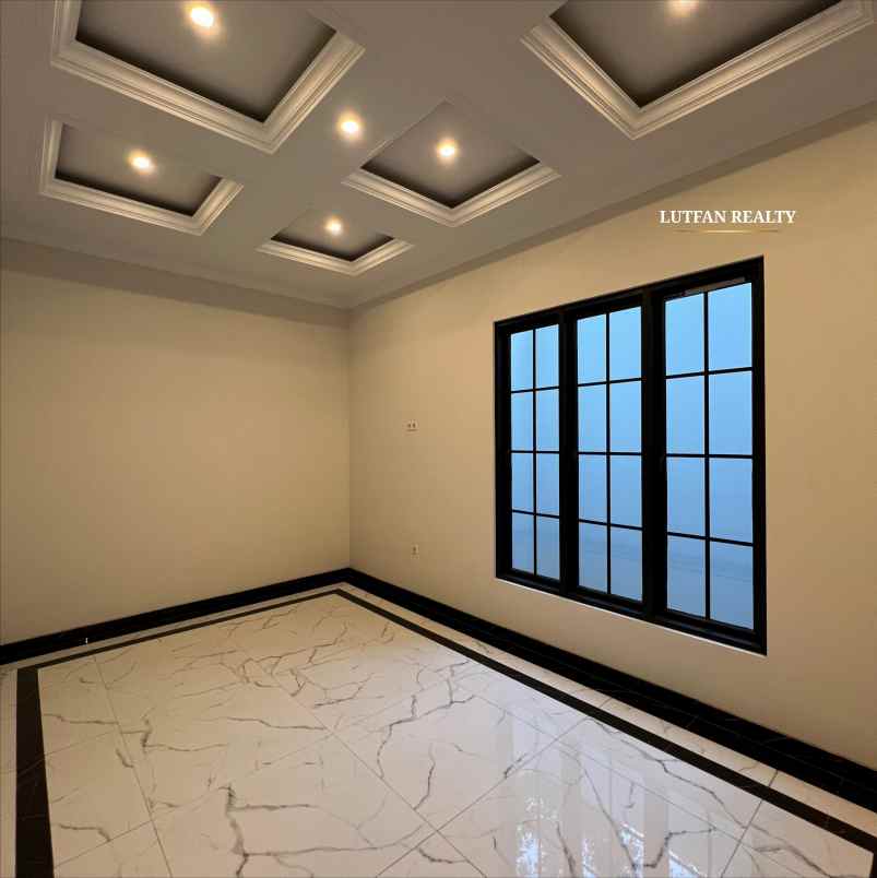 rumah mediterania classic dalam komplek