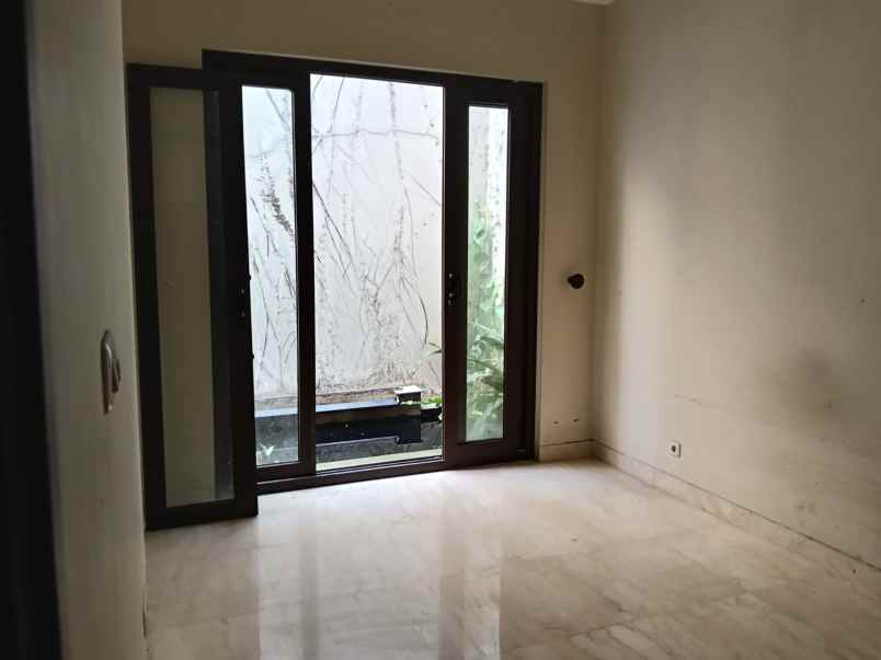 rumah megah harga miring siap tempati lokasi depok