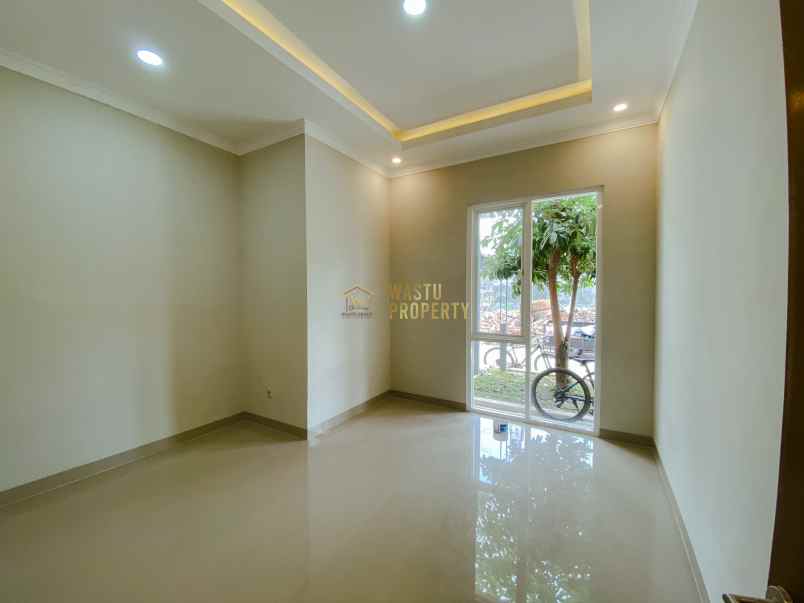 rumah mewah luas semi furnish dekat rsud prambanan