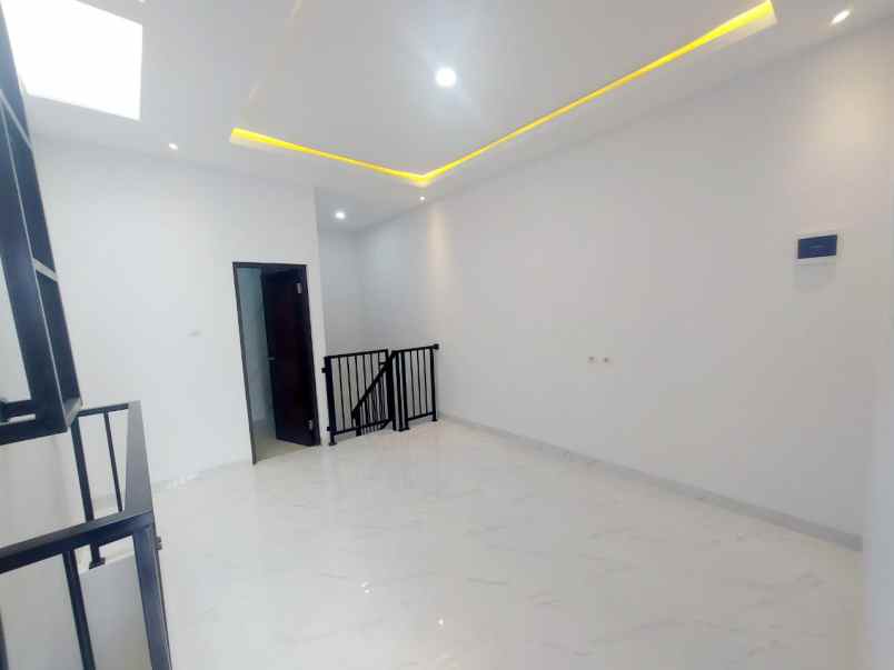 rumah mewah minimalis 3 lantai utankayu jaktim shm