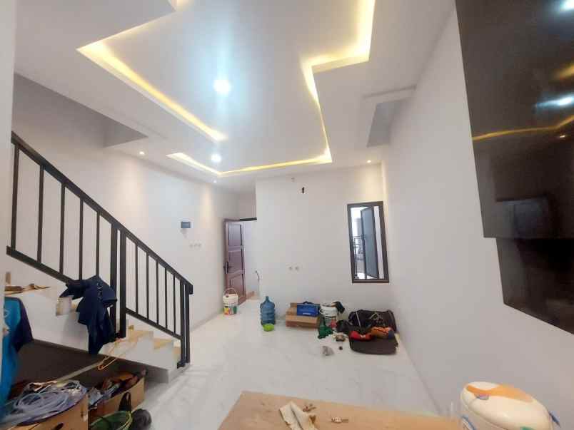 rumah mewah minimalis 3 lantai utankayu jaktim shm