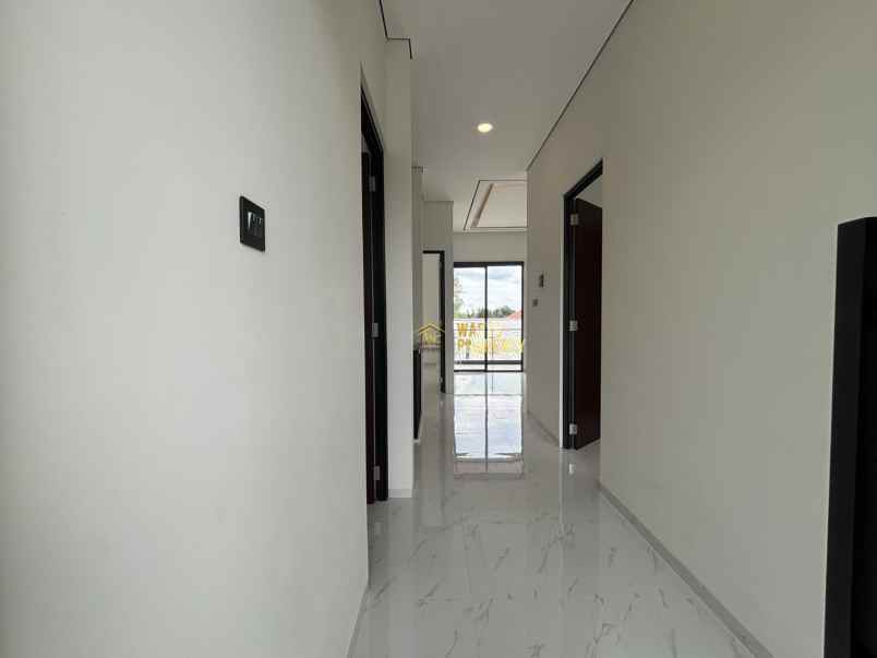 rumah mewah private pool lokasi premium dekat monjali