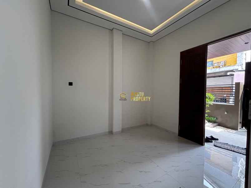 rumah mewah private pool lokasi premium dekat monjali
