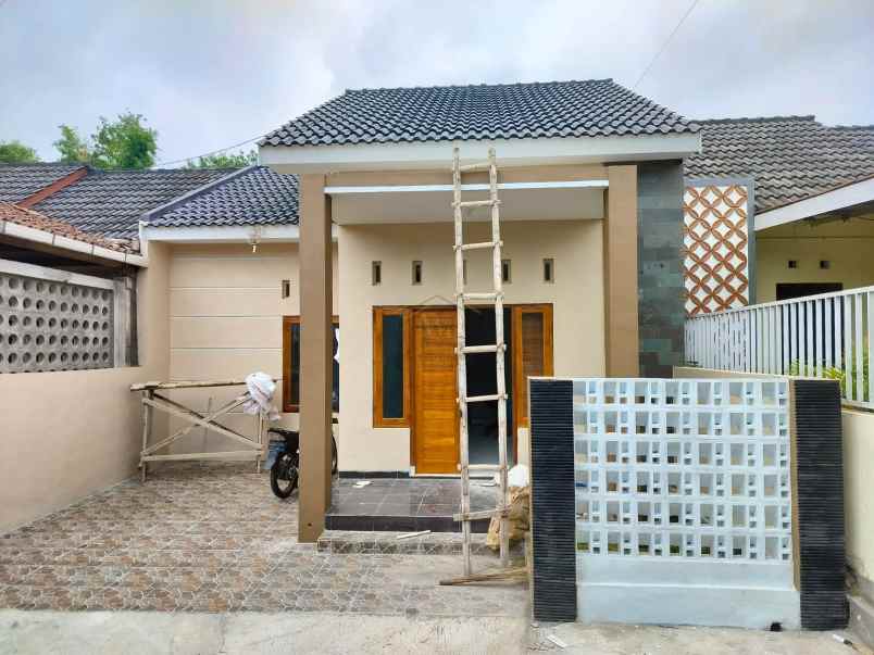 rumah minimalis harga murah tanah luas di sleman