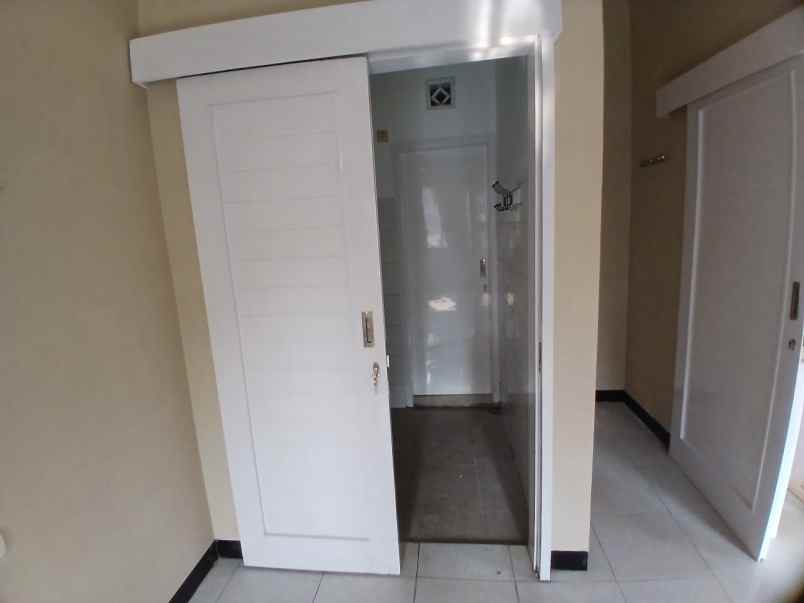 rumah minimalis komplek cihanjuang full renovasi hook