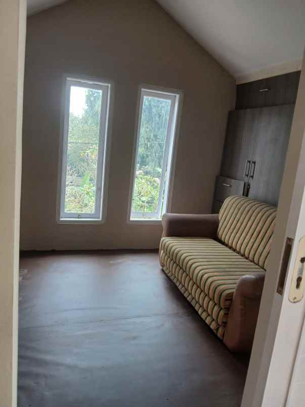 rumah minimalis komplek cihanjuang full renovasi hook