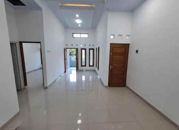 rumah minimalis tanah luas bisa kpr lokasi strategis