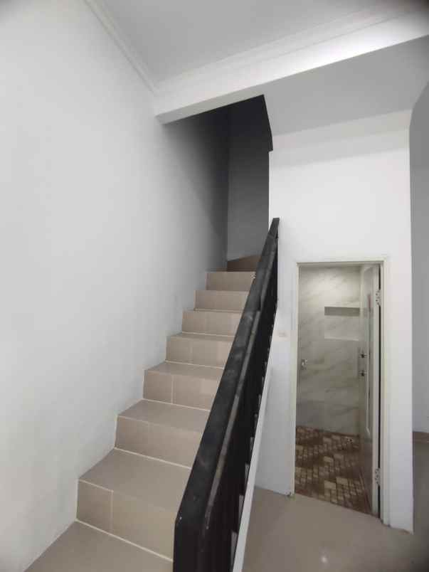 rumah modern clasik jatiwaringin pondok gede bekasi