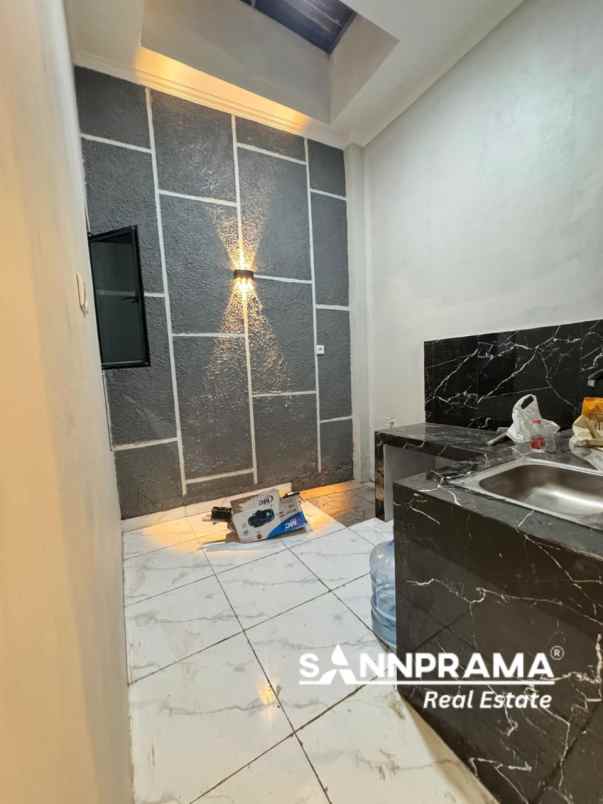 rumah modern dekat stasiun depok lama