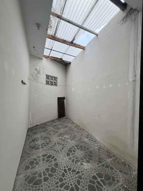 rumah modern minimalis 2 lantai lokasi kapiworo