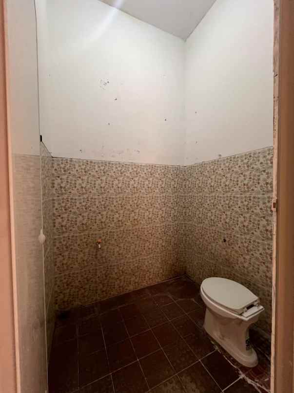 rumah modern minimalis 2 lantai lokasi kapiworo