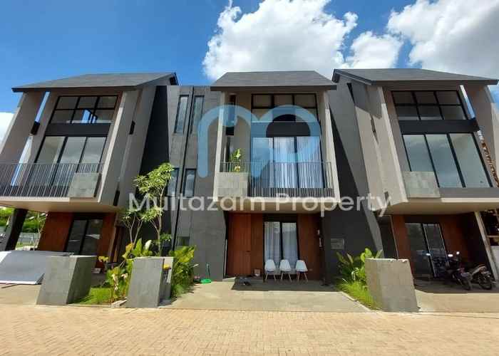 rumah modern tipe townhouse dekat mrt lebak bulus
