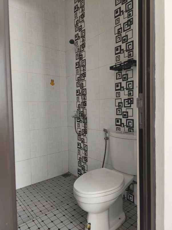 rumah murah di cluster laseine jgc jakarta timur