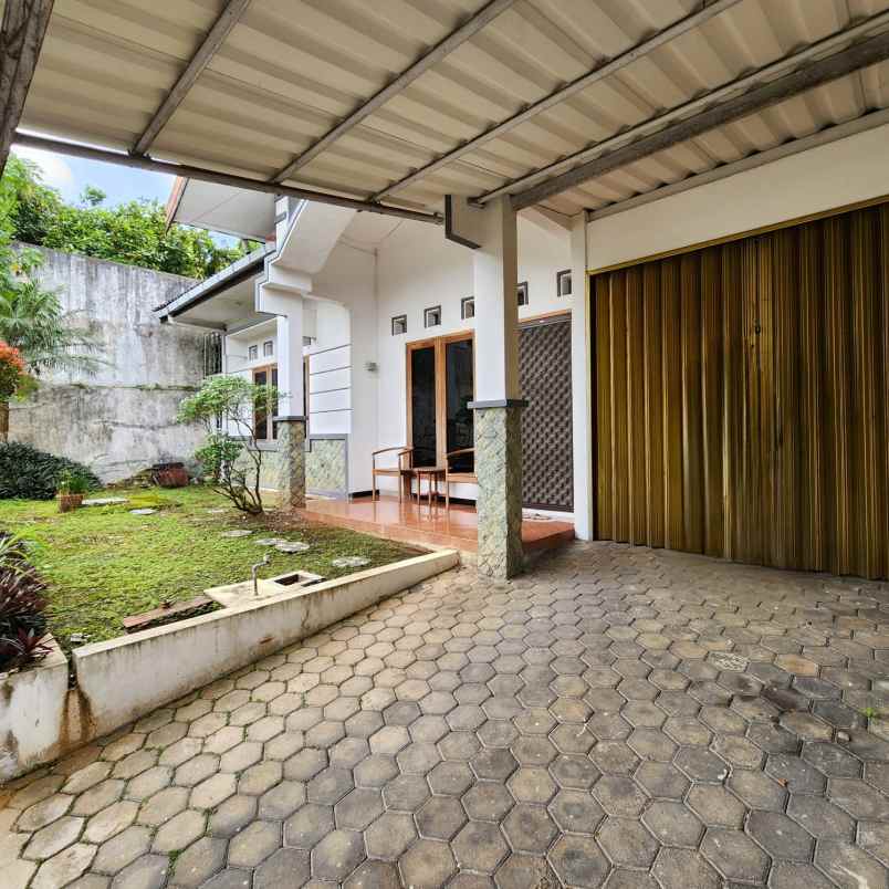 rumah ngesrep banyumanik semarang