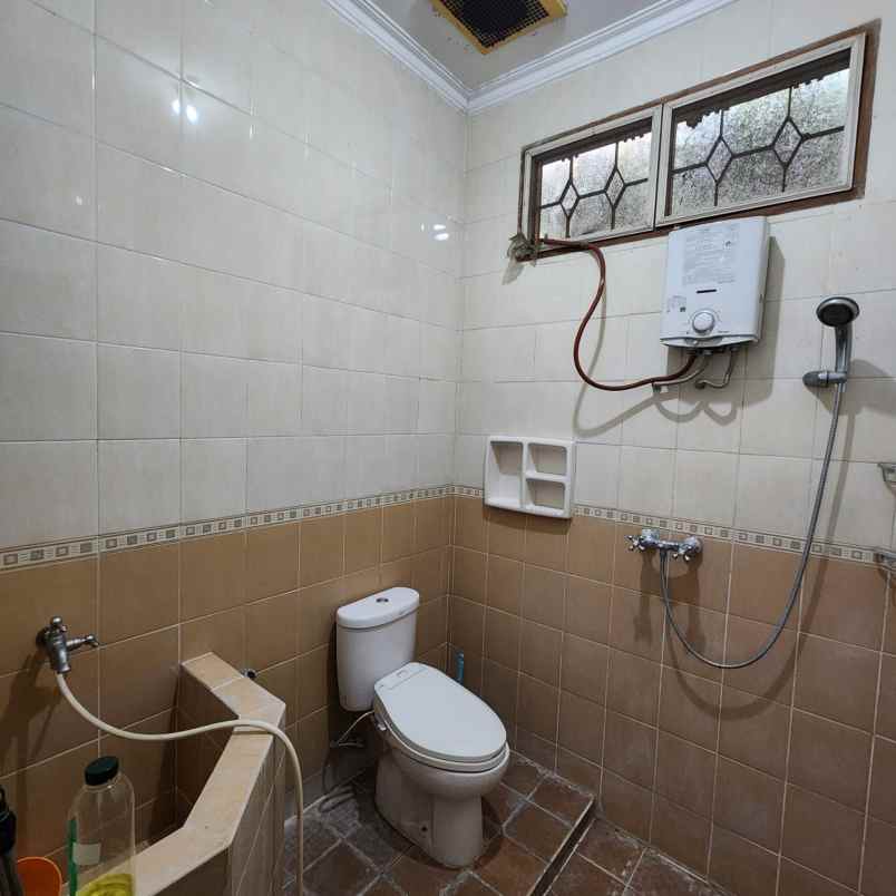 rumah ngesrep banyumanik semarang