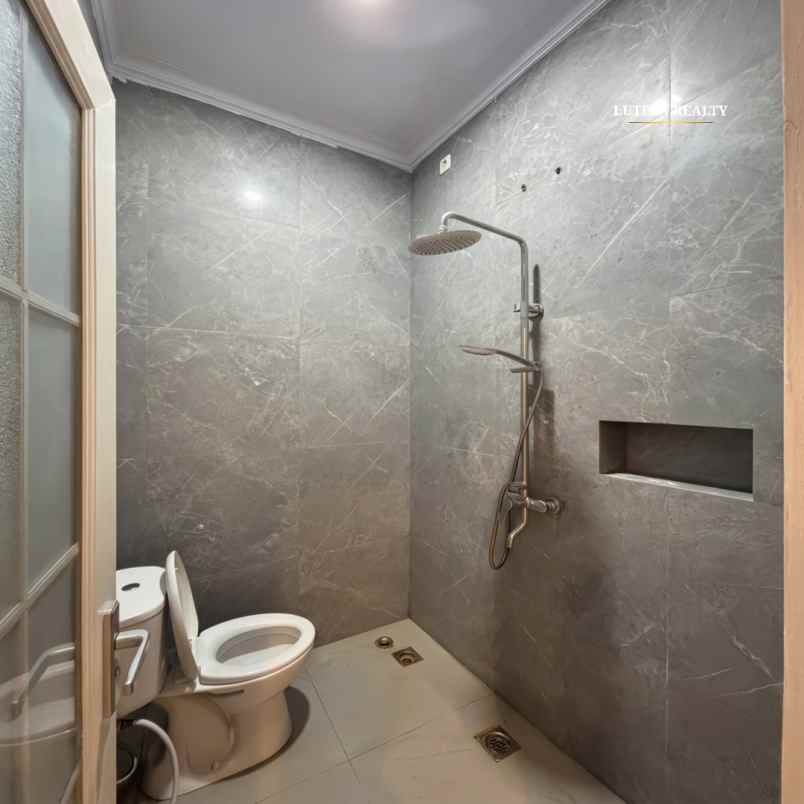 rumah non cluster modern classic tanah baru depok