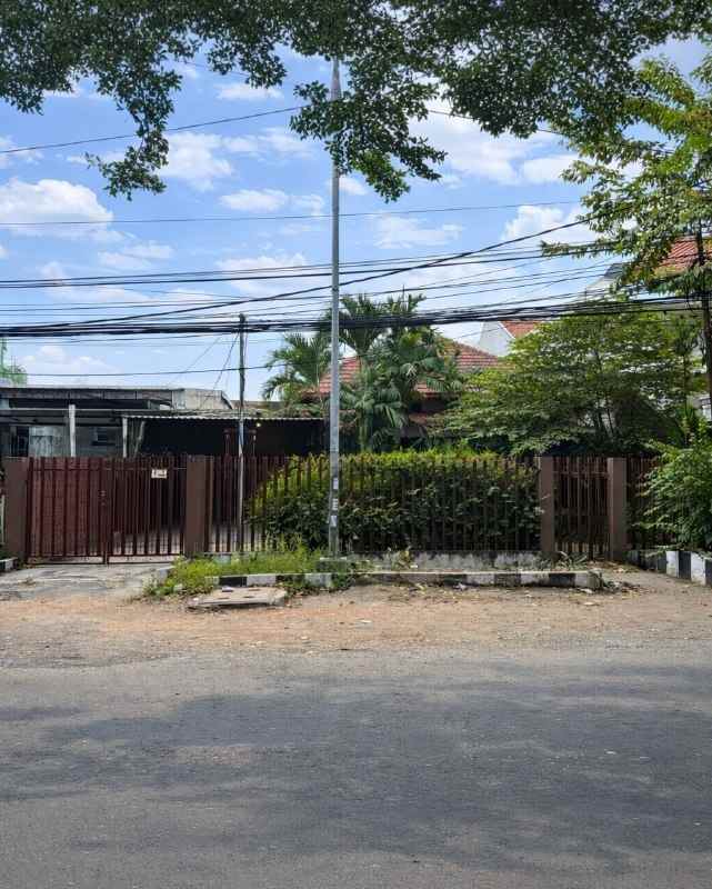 rumah raya tenggilis mejoyo strategis