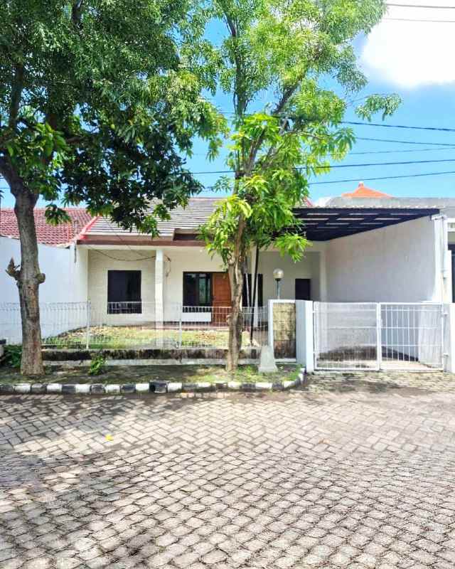 rumah raya wiguna selatan strategis