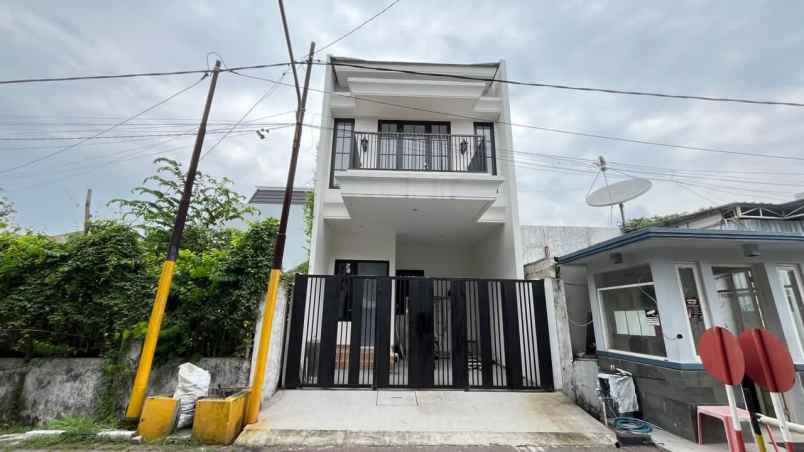 rumah rungkut asri utara shm ready