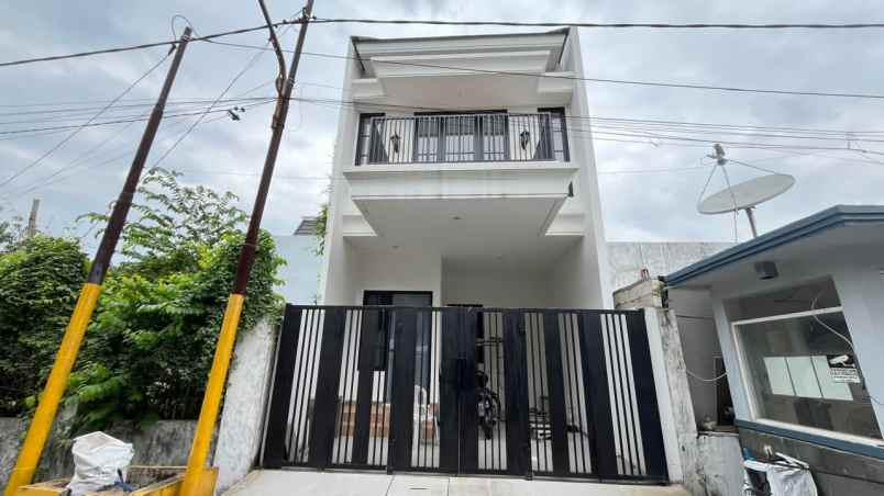 rumah rungkut asri utara shm ready