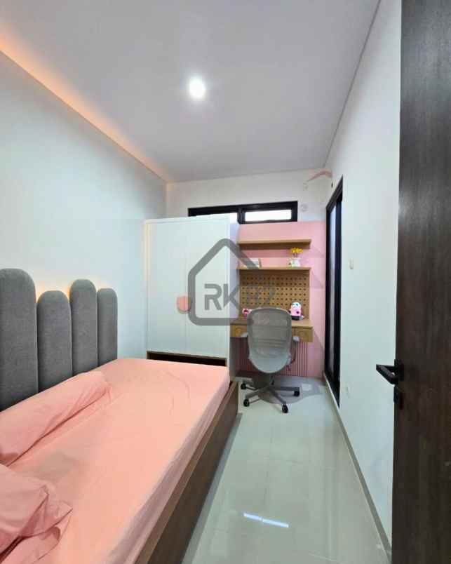 rumah scandinavian dekat stasiun lenteng agung jakarta