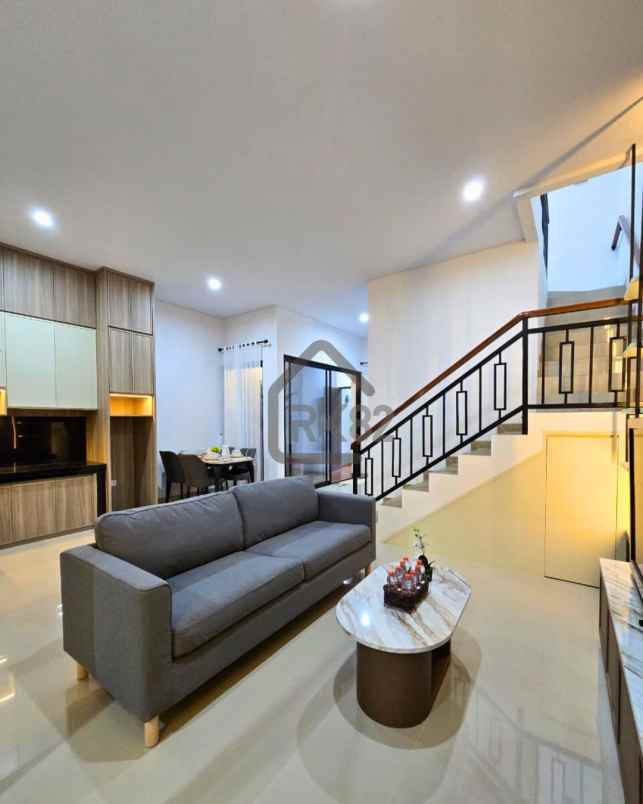 rumah scandinavian dekat stasiun lenteng agung jakarta