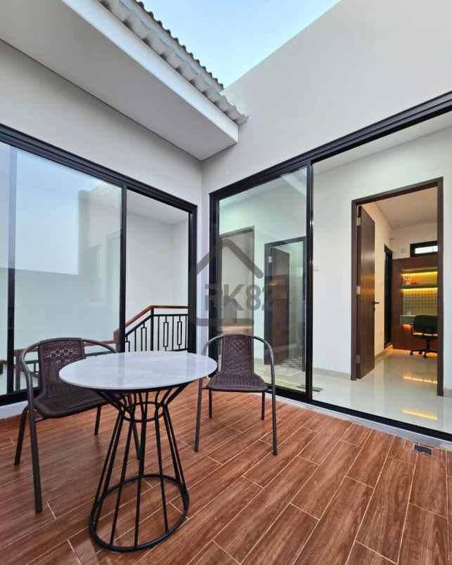 rumah scandinavian dekat stasiun lenteng agung jakarta