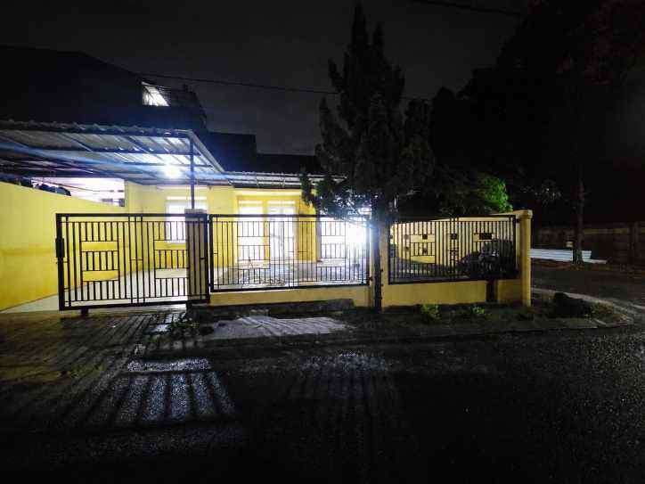 rumah second hook di bella casa depok