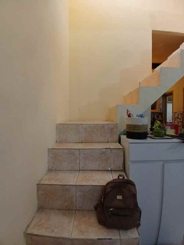 rumah second terawat strategis di mampang depok