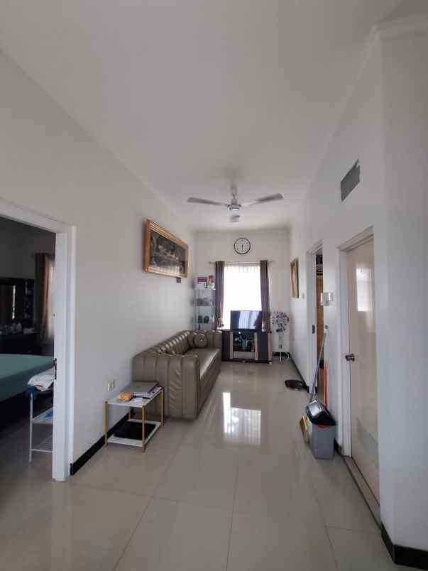 rumah semi furnished dalam cluster di jatimurni bekasi
