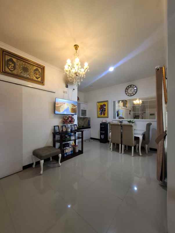 rumah semi furnished dalam cluster di jatimurni bekasi