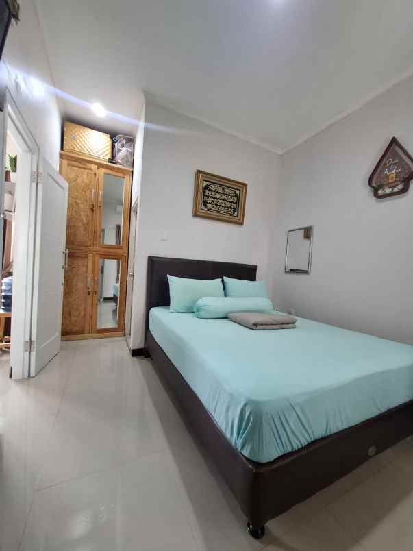 rumah semi furnished dalam cluster di jatimurni bekasi