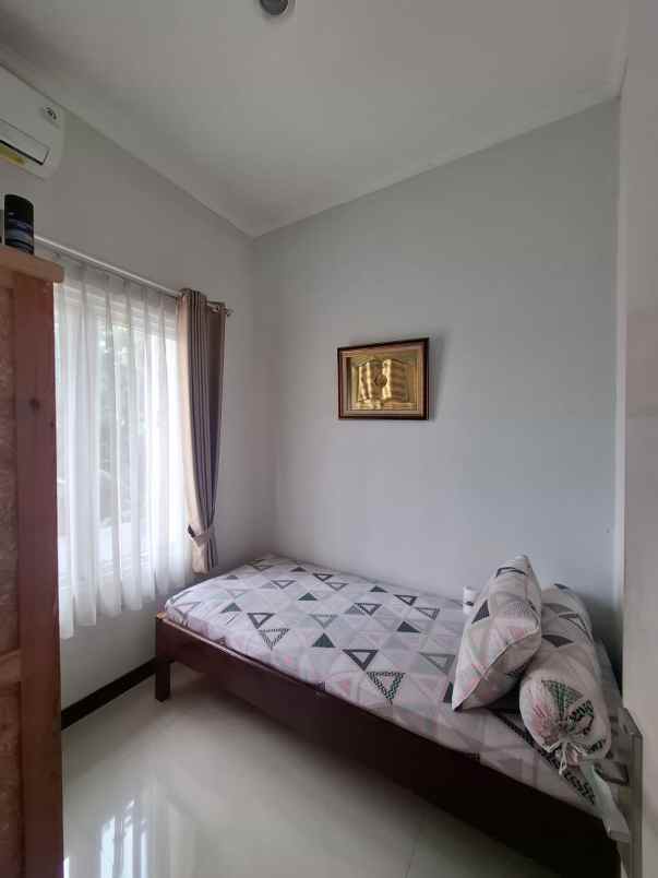 rumah semi furnished dalam cluster di jatimurni bekasi