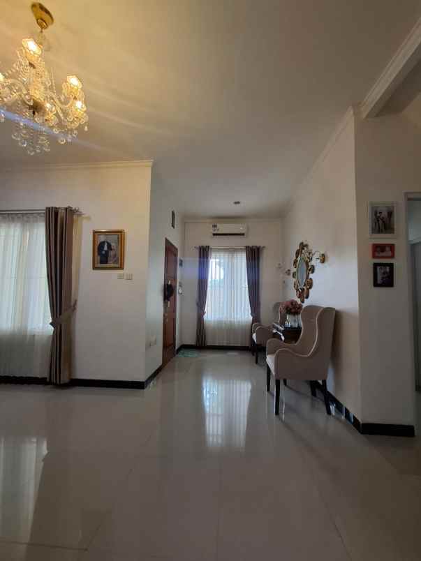 rumah semi furnished dalam cluster di jatimurni bekasi