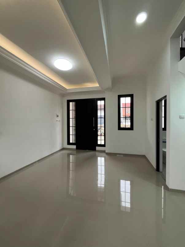 rumah siap huni konsep american classic di batu