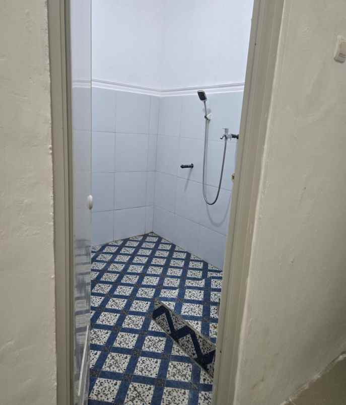 rumah siap huni satu lantai di ketileng semarang