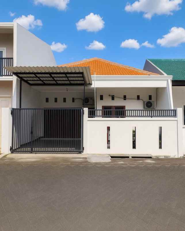 rumah sutorejo timur strategis siap huni