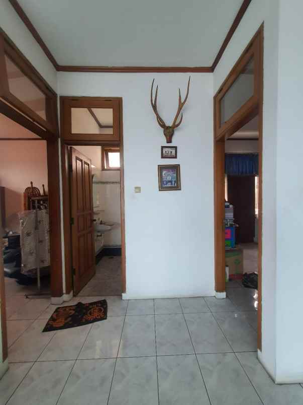 rumah tanah luas di lenteng agung jagakarsa shm