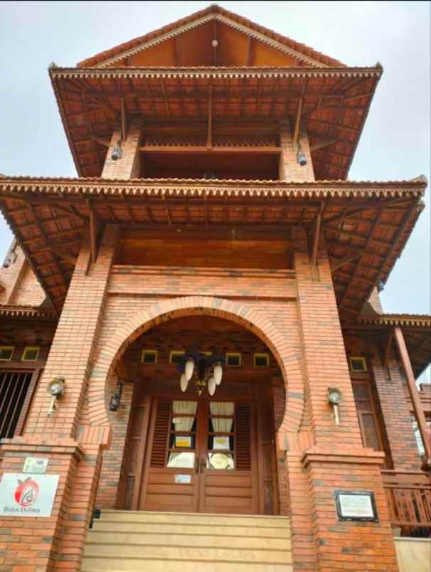 rumah villa kolonel masturi lembang bandung