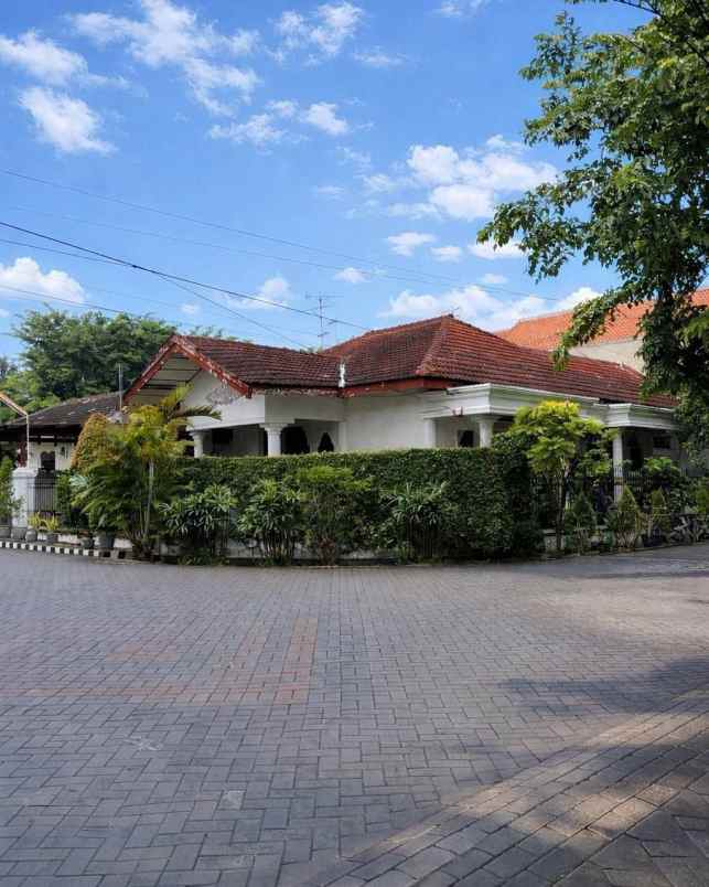 rumah wisma permai tengah strategis row jalan 3 mobil