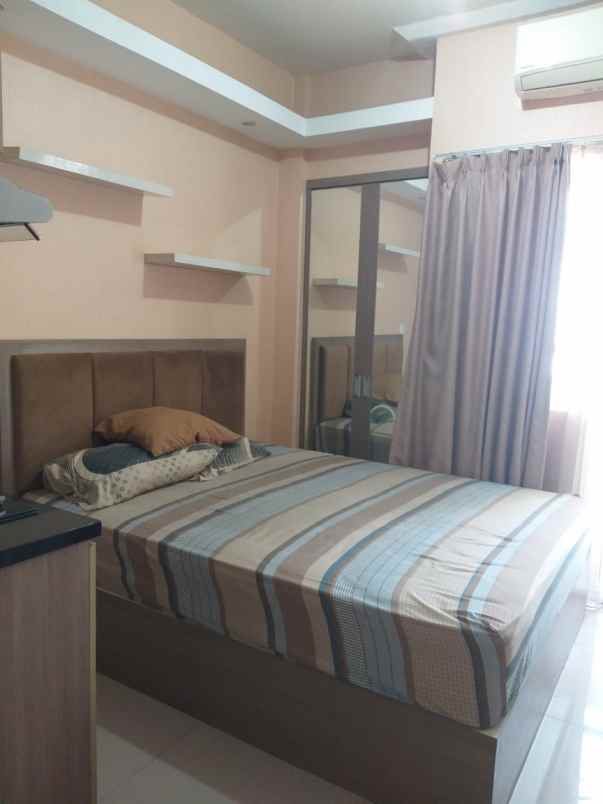 sewa apartment green pramuka city bangunan bagus