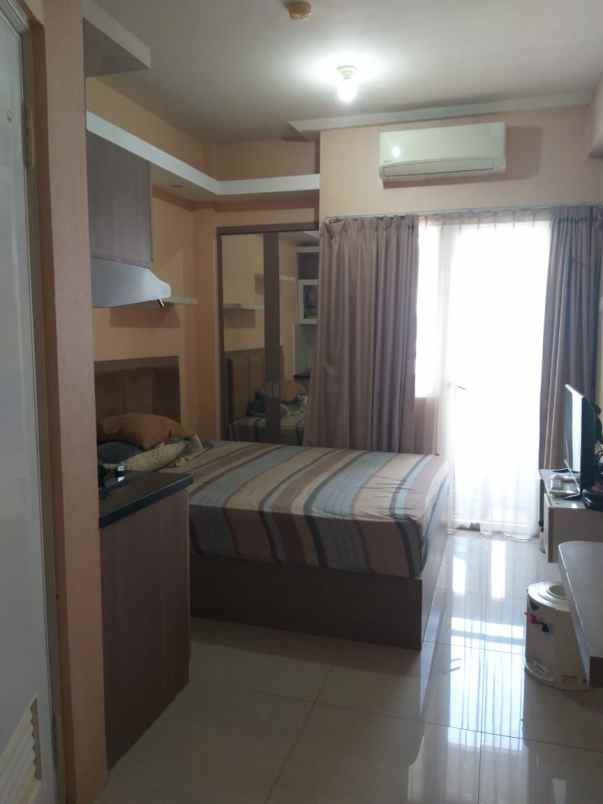 sewa apartment green pramuka city bangunan bagus