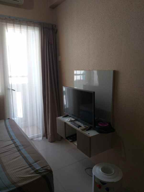 sewa apartment green pramuka city bangunan bagus